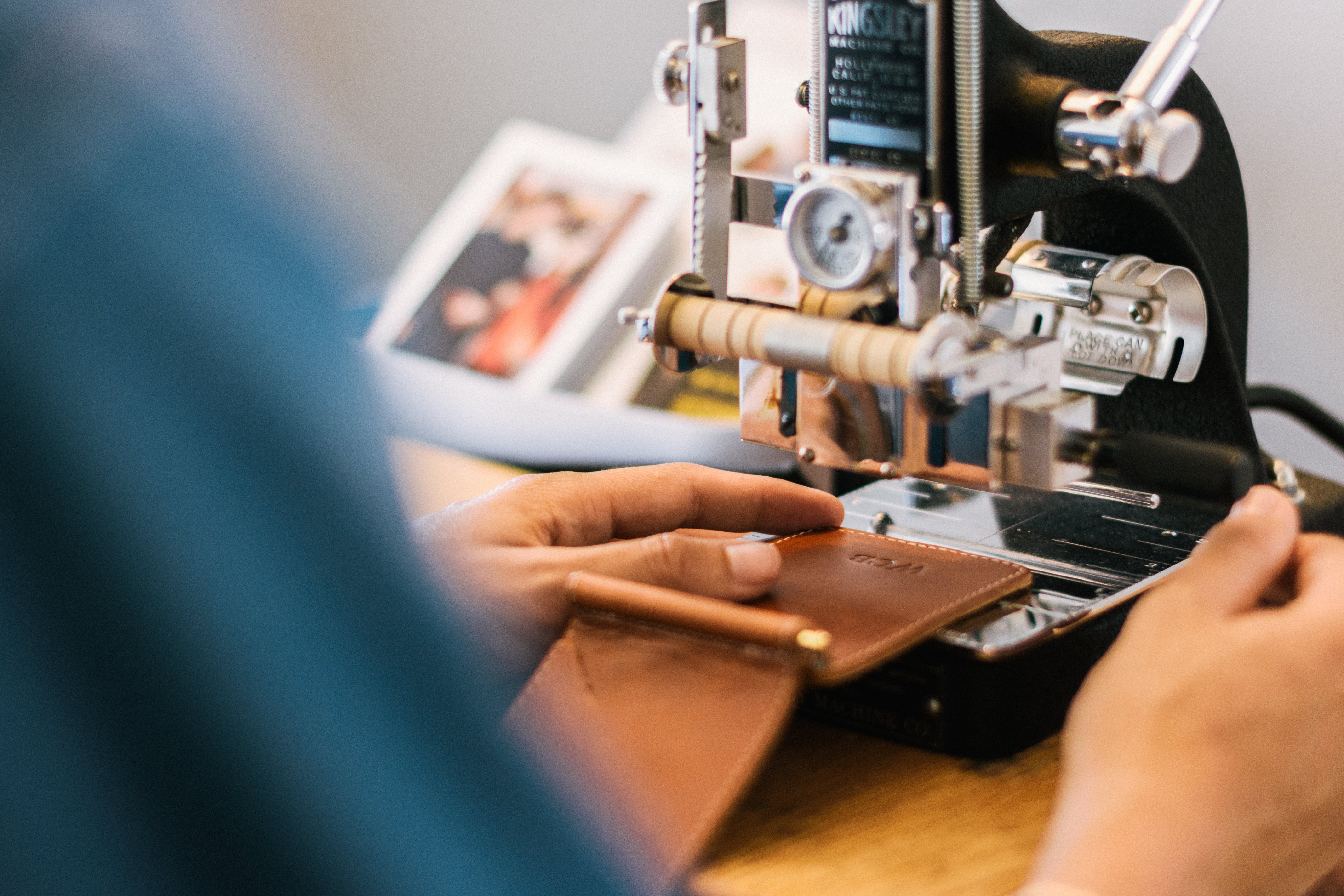 The Economics of Premium Leather Goods: Pricing Strategies for High-End Manufacturing