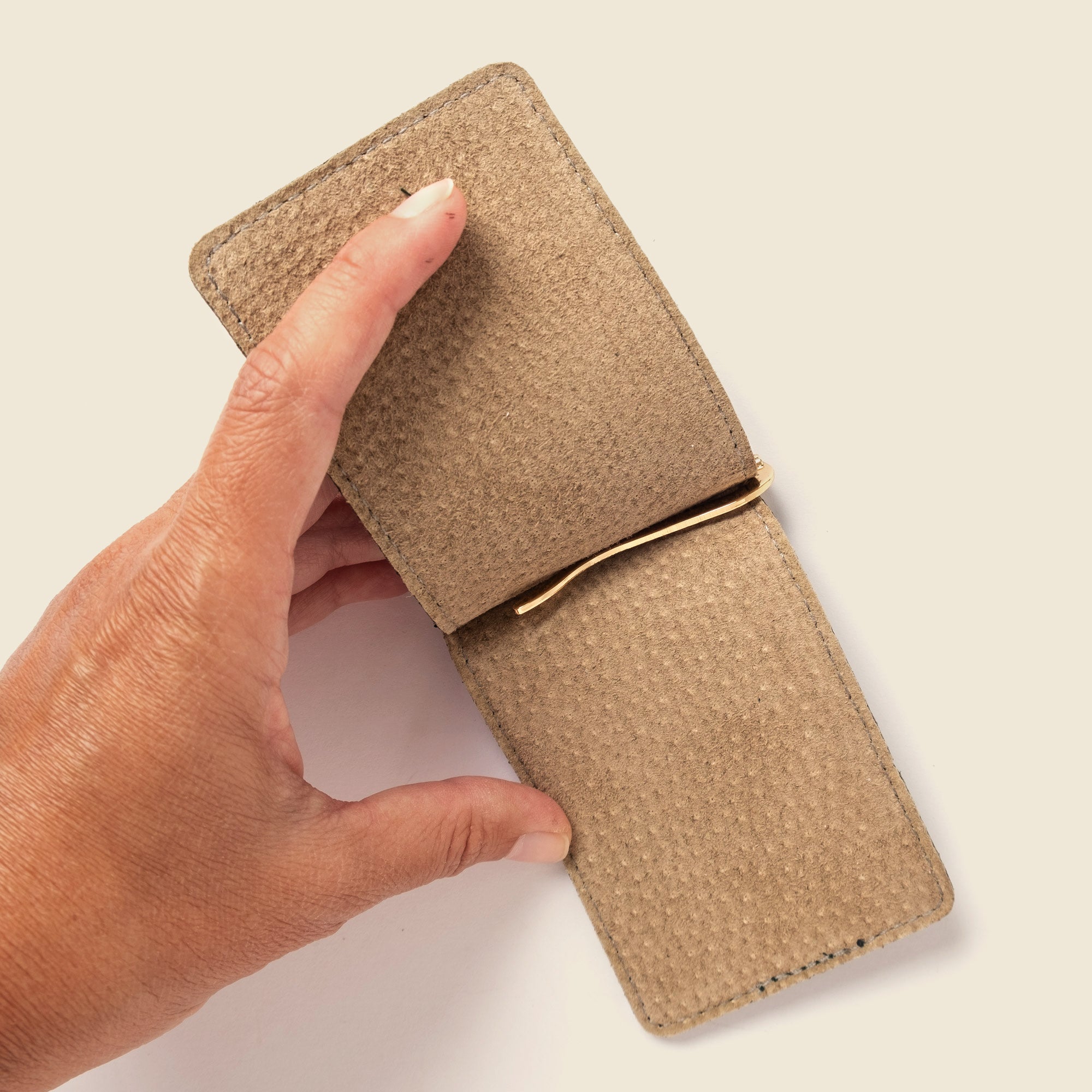 Compact men's wallet