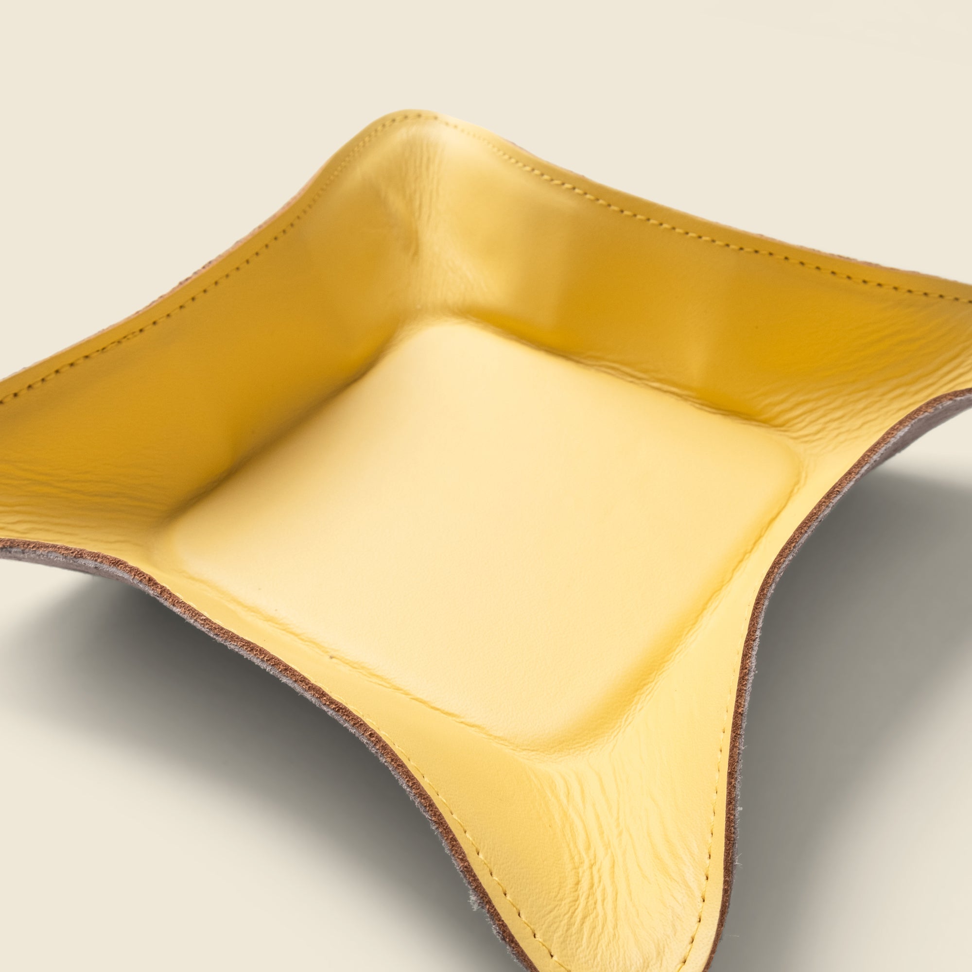 Travel valet tray - Yellow