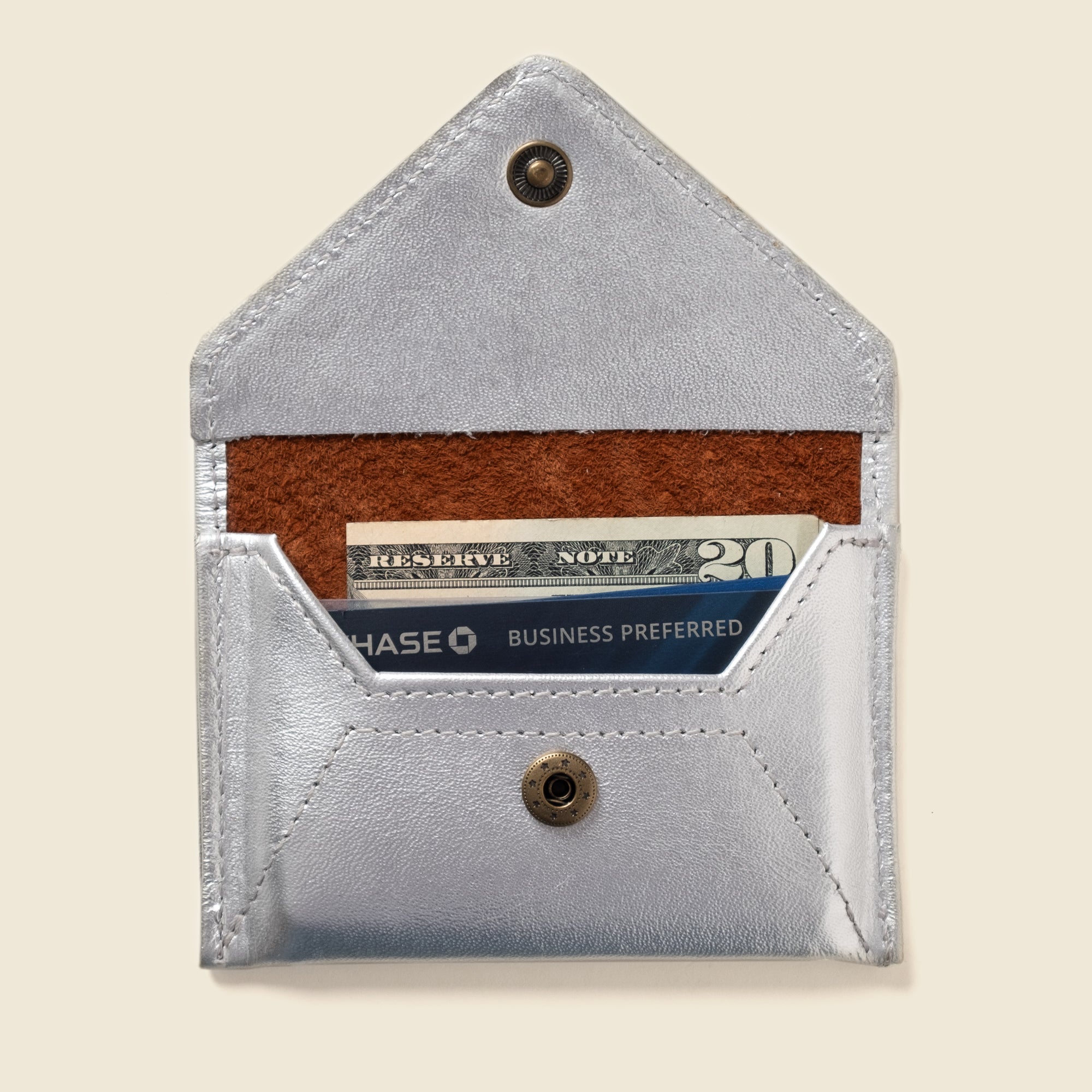 Silver leather envelope wallet from Casupo for coachella